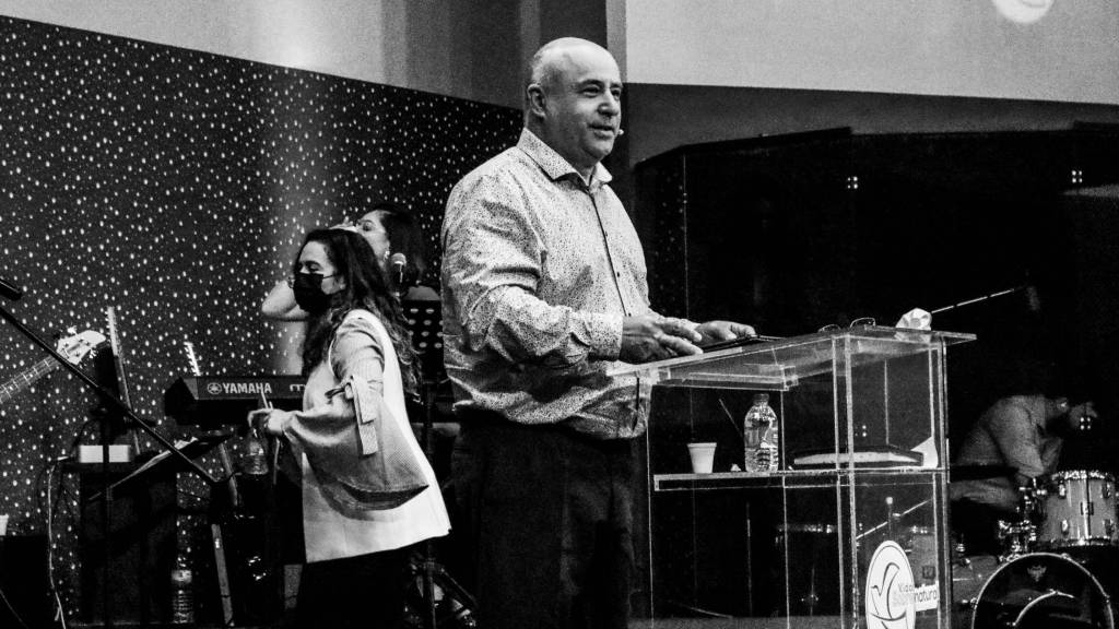 Há esperança e há um futuro - António Ferreira