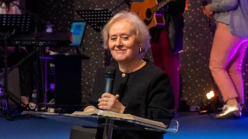 Levanta-te - Gena Ferreira