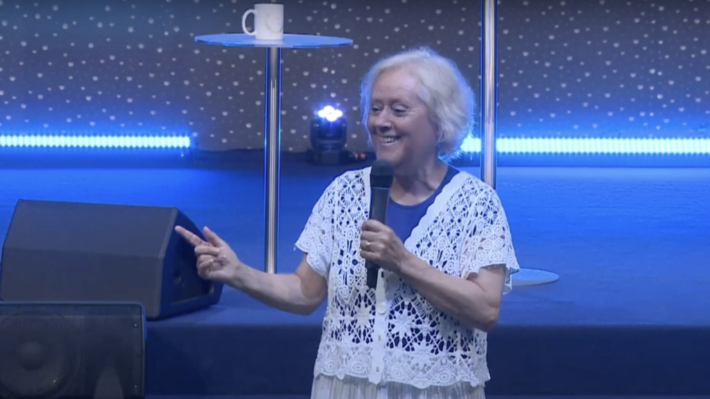 Em Jesus está a nossa Vitória - Gena Ferreira