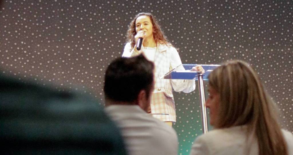 Pentecostes - Ana Ferreira