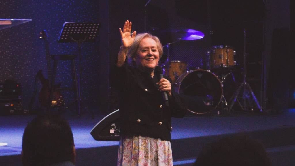 Uma esperança viva - Gena Ferreira