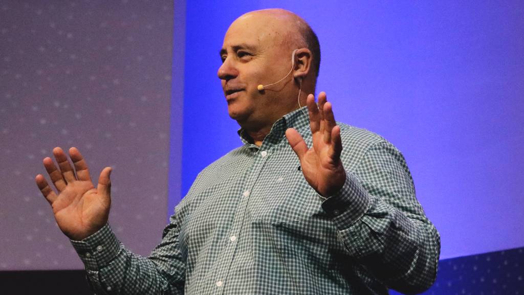 Como a enfermidade entrou na humanidade - Apóstolo António Ferreira | Cura Divina 2