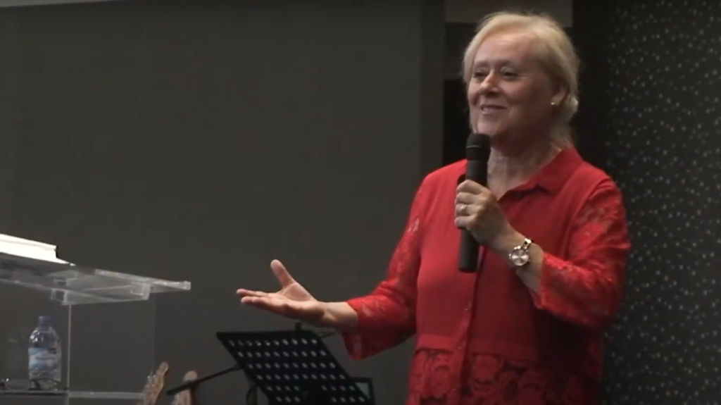 O Amor que nunca falha - Gena Ferreira