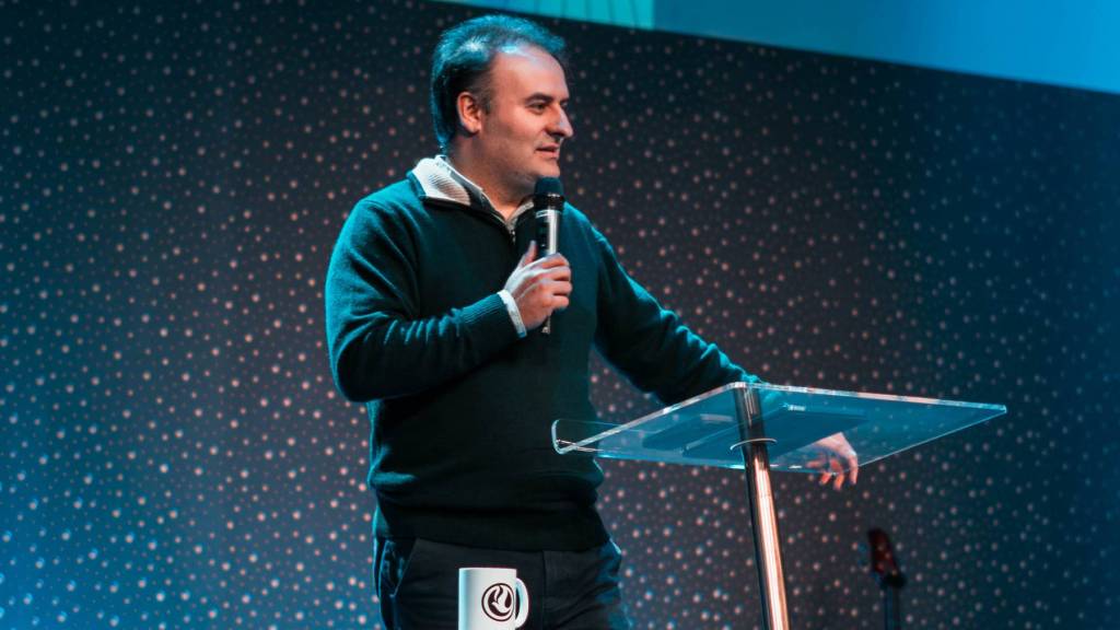 Não é tempo de recuar - Pedro Ferreira