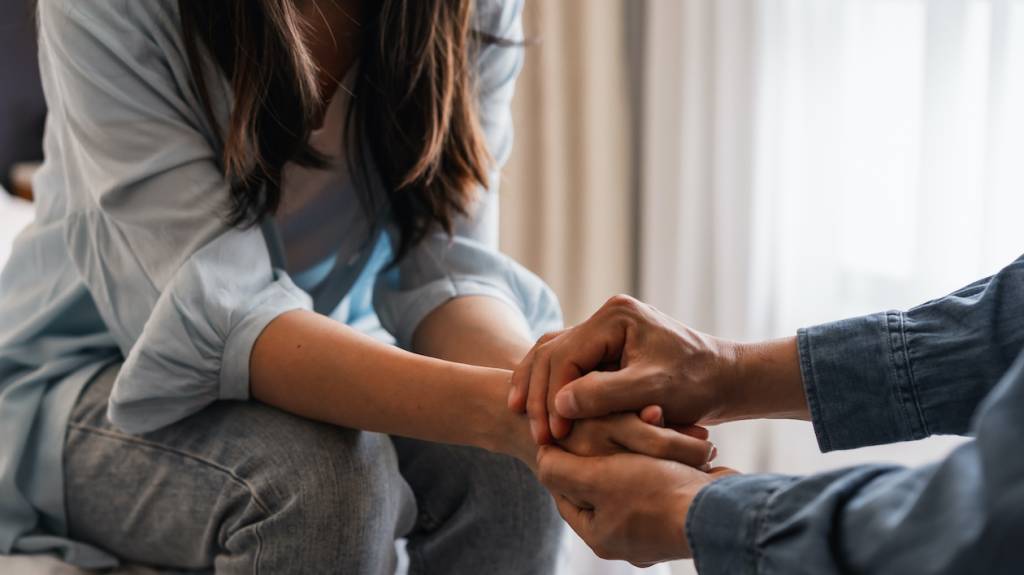 Só um coração são pode confortar outro - Ingrid Salas