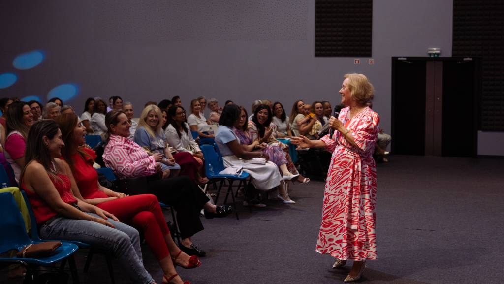 Vestidas de Sabedoria e Ousadia - Gena Ferreira