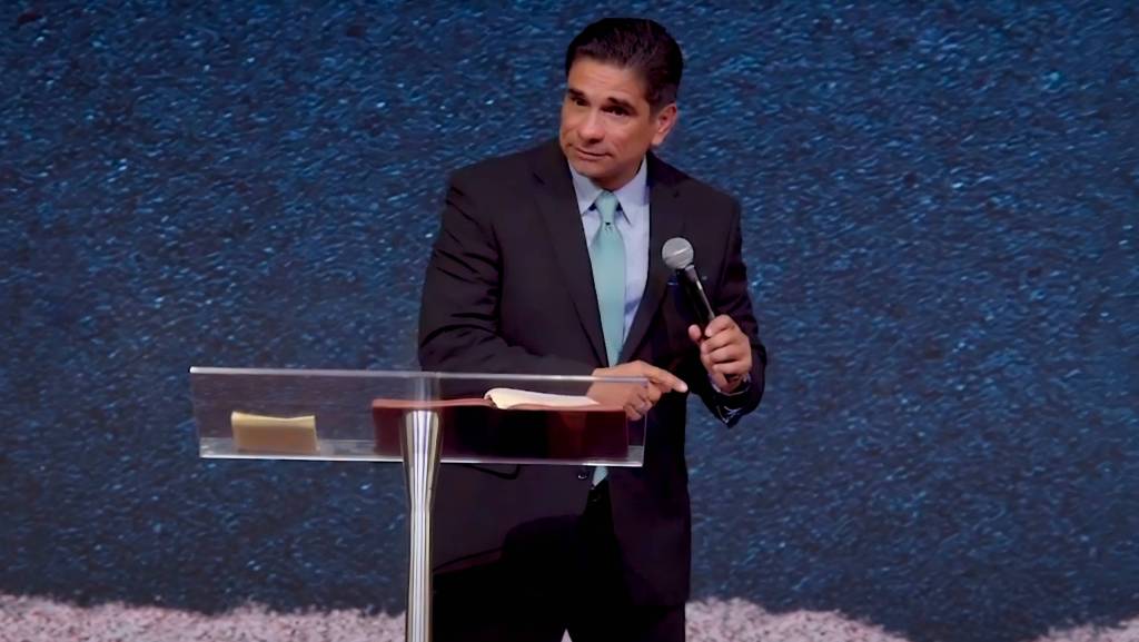 O nome mais grande de Deus é Pai - Juan Carlos Eguizabal